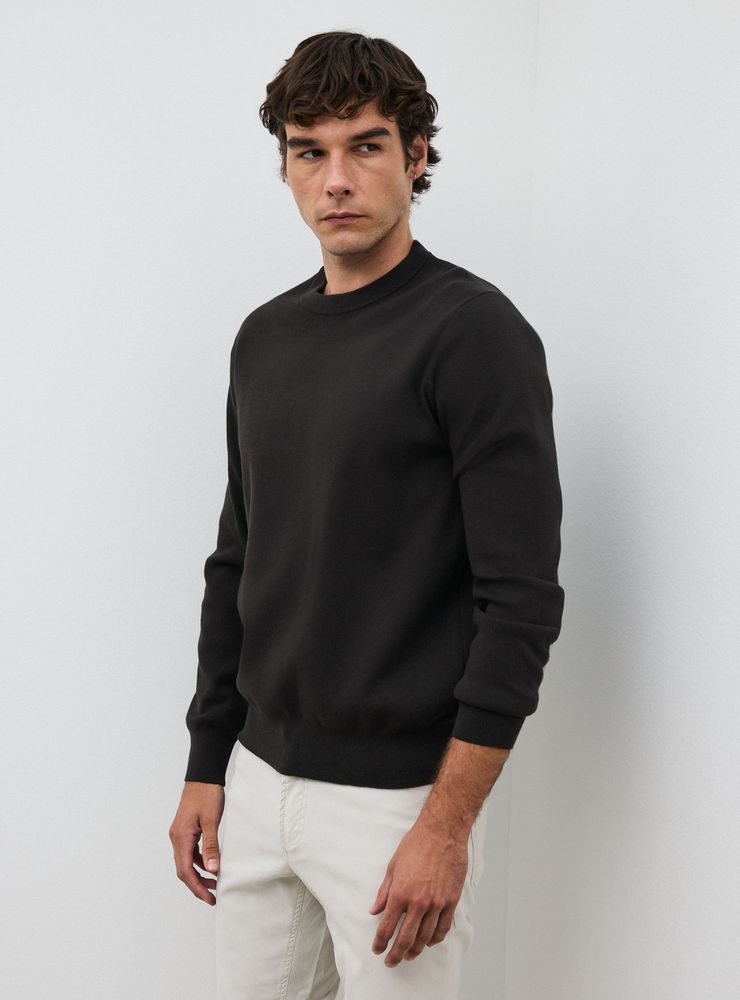 Alaniz Sweater Cuello Redondo Liso Básico