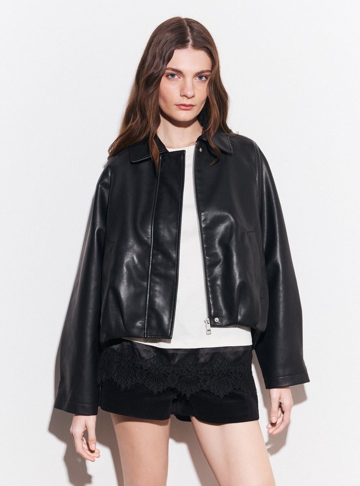 Opposite Chaqueta Cuero Sintético con Cierre Frontal Solapa