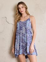 Vestido Estampado con Tirantes Ajustables y Cortes