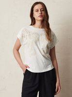 Polera con Estampado Tipo Bordado