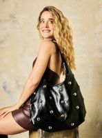 Cartera Hobbo Tachas Colección Palo Portales