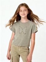 Polera Manga Raglán con Detalle Parche Floral