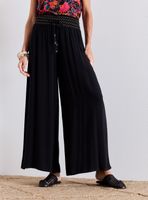 Pantalón Estampado Bordado y con Detalle de Pompón