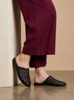 Zueco Plano con Trama Tejida Cuero Mujer