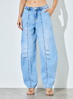 Jeans Jeans Balloon Cortes y Pliegues Delanteros