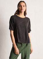 Polera con Detalle Metalizado en Tela y Bordado Vertical