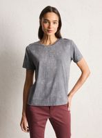 Polera con Proceso de Teñido y Tachas