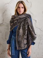 Pañuelo Estampado Serpiente Flecos