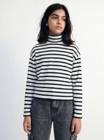 Polera Rayada Cuello Alto Niña