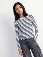 Polera con Detalles Rule