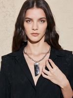 Collar de Cadena con Colgante de Cacho