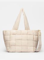 Cartera Shopper Lounge