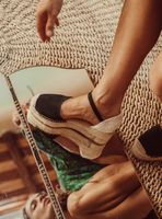 Sandalia Cuero Cuña Mujer Girona