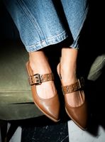 Sandalia Cuero Tachas  Lourdes Mujer