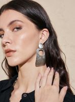 Aros Colgantes Geométricos con Textura Martillada