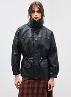 Chaqueta Cuello Alto Funnel Cintura Ajustable Efecto Cuero