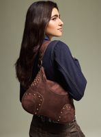 Cartera de Hombro Suede y Tachas