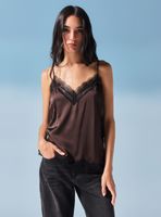 Polera Satín con Aplicación Encaje