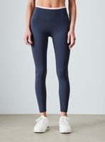 Calza Pretina Alta Detalle en Contraste