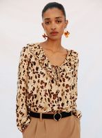 Blusa Volantes Amarre Escote