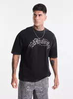 Polera Ed Hardy Estampado con Brillos y Spray en Costuras