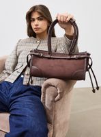 Cartera de Hombro Crossbody con Cinturón Decorativo