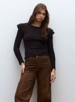 Polera Acanalada con Volantes en Hombros