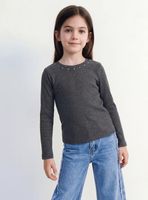 Polera Acanalada con Aplicación Cuello