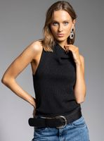 Polera Cuello Alto Negro