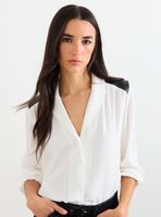 Blusa con Solapa Hombreras y Pu en Hombros