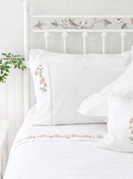 Juego de Sábanas Bordada 2 Plazas Margarita Nacar 220 Hilos