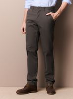 Pantalón Chino Básico Tailored Fit