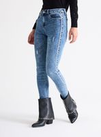 Jeans Push Up Invisible Aplicación Cadenas en Costado