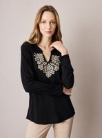 Polera Bordada con Encaje en Espalda