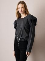 Polera con Vuelo Rígido y Proceso de Teñido