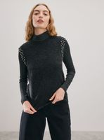 Sweater sin Mangas con Aplicación