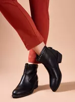 Botín Corto Tachas Metálicas Mujer