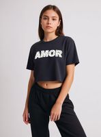 Polera con Mensaje Bordado