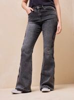 Jeans con Bordados en Costados