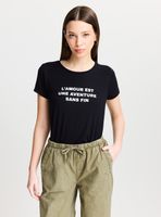 Polera con Estampado Frontal Manga Corta