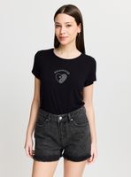 Polera Manga Corta Estampada con Strass