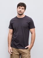 Polera Basica con Bordado Al Tono En Pecho