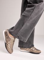 Zapatilla Urbana Chunky con Logo Bordado Mujer