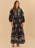 Vestido Largo con Detalles Bordados