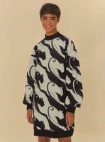 Vestido Corto con Diseño