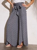 Pantalón con Amarra Decorativa y Aberturas en Piernas