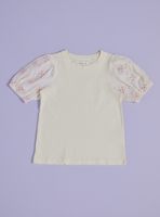 Polera Bordado Color en Mangas Niña