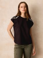 Polera con Aplicación de Crochet