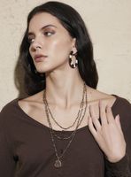 Collar Multilayer de Mostacillas con Colgante de Piedra