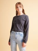 Polera con Bordado y Proceso Acid Wash